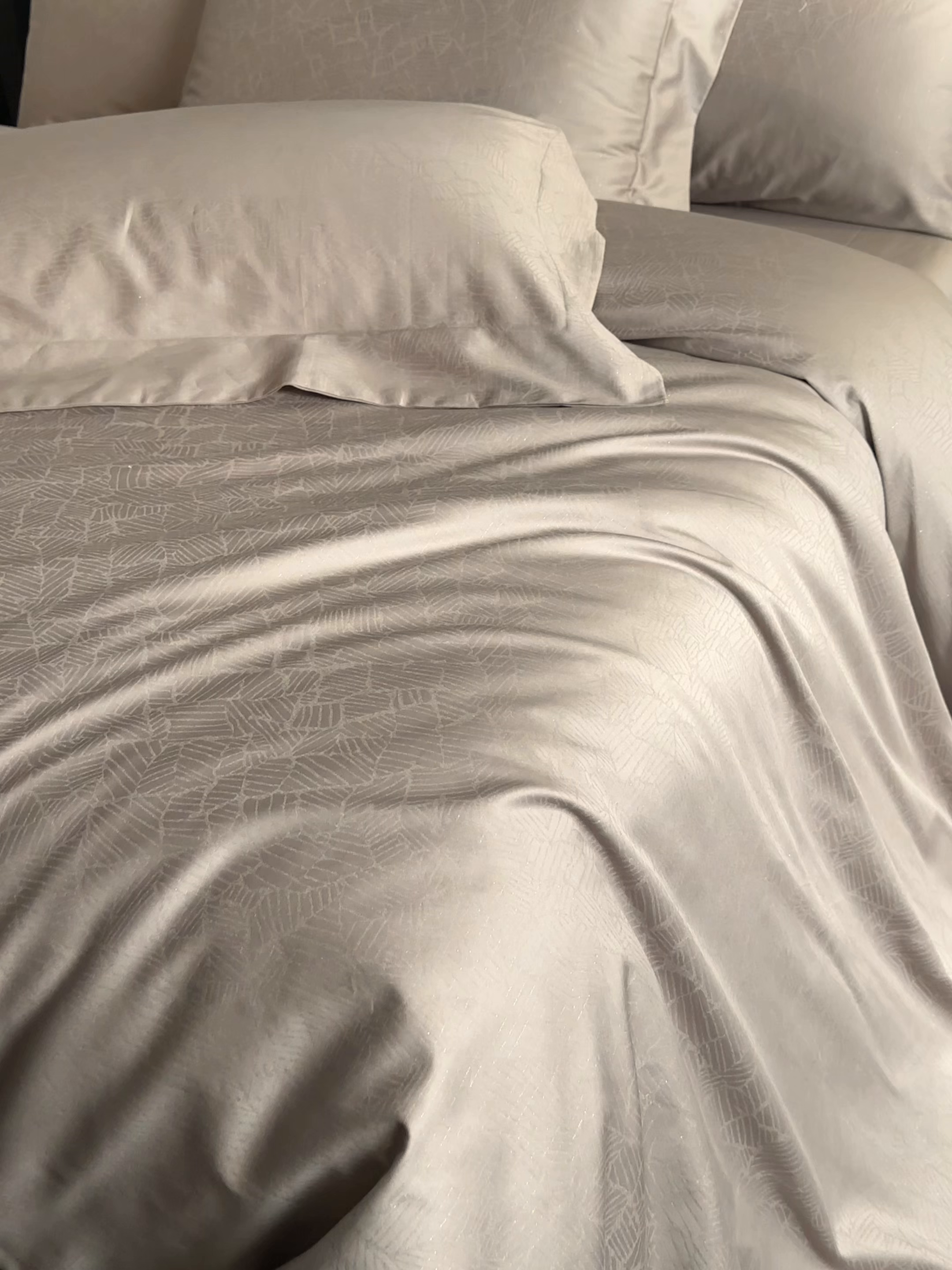 91家纺网 家纺一手货源 找家纺 舒慕家纺 2025新款亲肤舒适高端100S长绒棉纯棉银丝提花四件套 一往情深088