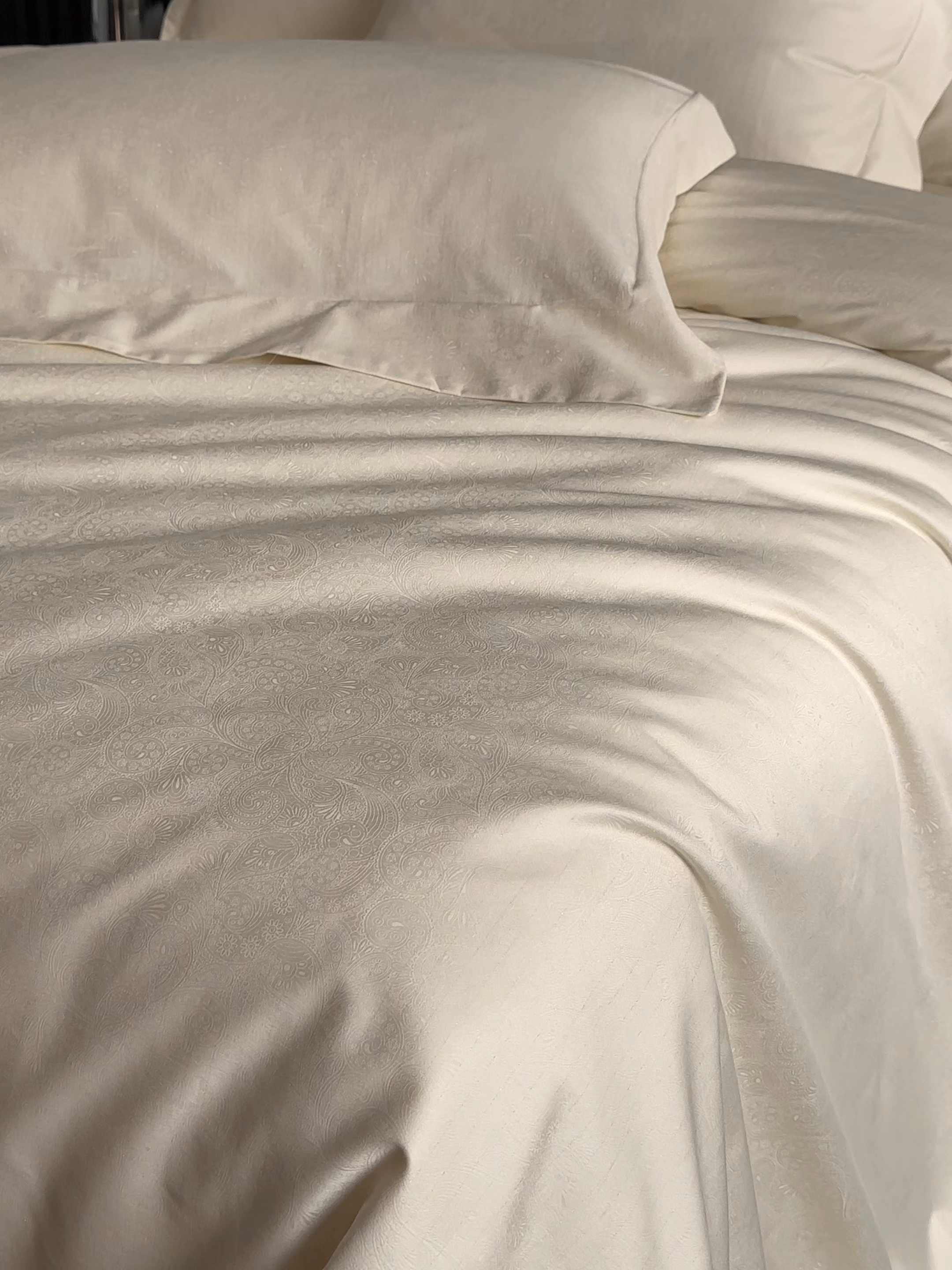 91家纺网 家纺一手货源 找家纺 舒慕家纺 2025新款亲肤舒适高端100S长绒棉纯棉银丝提花四件套 艺术之韵034