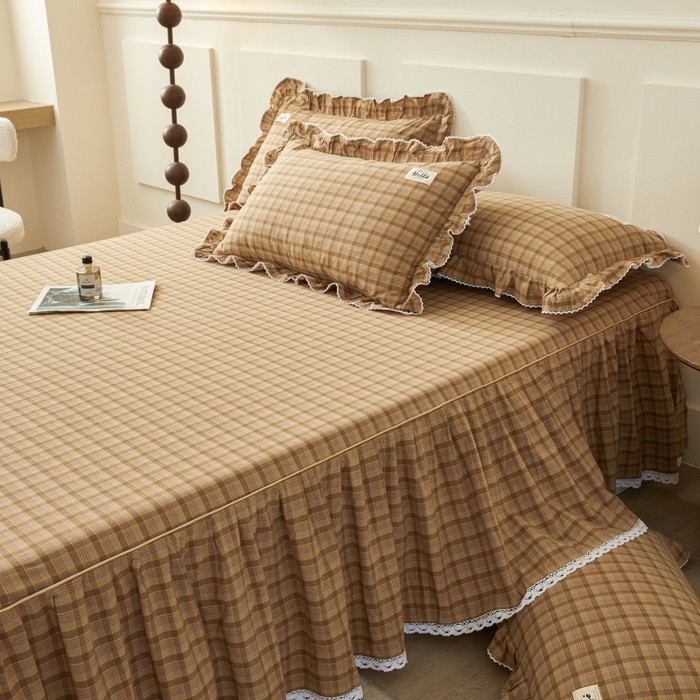 91家纺网 家纺一手货源 找家纺 缦彩 2025新款纯棉水洗棉床裙床罩单件全棉防滑防尘保护套床单三件套 艾米-咖