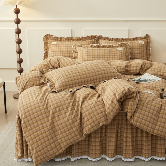 91家纺网 家纺一手货源 找家纺 缦彩 2025新款纯棉水洗棉床裙床罩单件全棉防滑防尘保护套床单三件套 艾米-咖