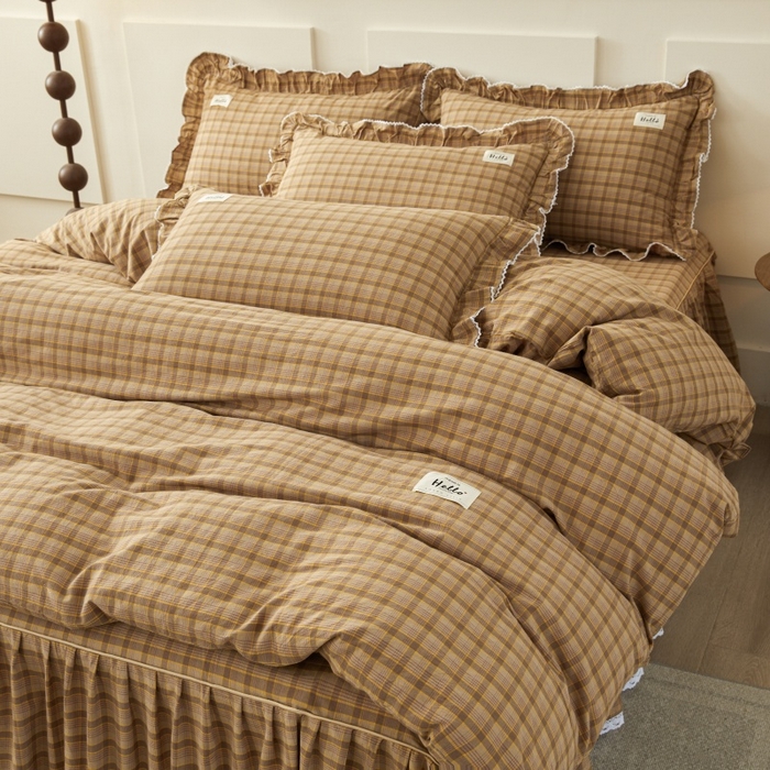 91家纺网 家纺一手货源 找家纺 缦彩 2025新款纯棉水洗棉床裙床罩单件全棉防滑防尘保护套床单三件套 艾米-咖