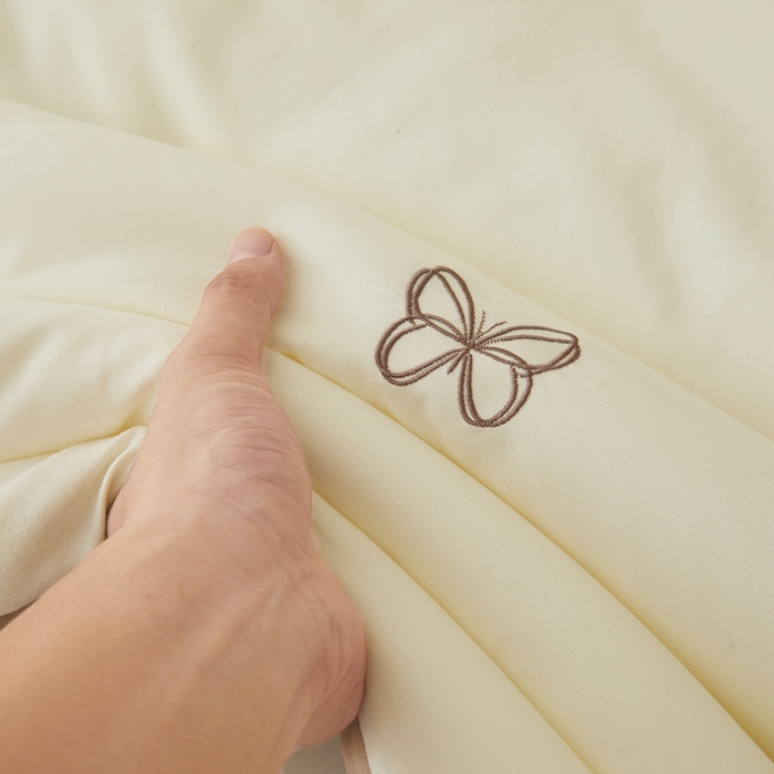 91家纺网 家纺一手货源 找家纺 维洋家纺 2025新款双层纱云感刺绣大豆被被子被芯 奶咖蝴蝶