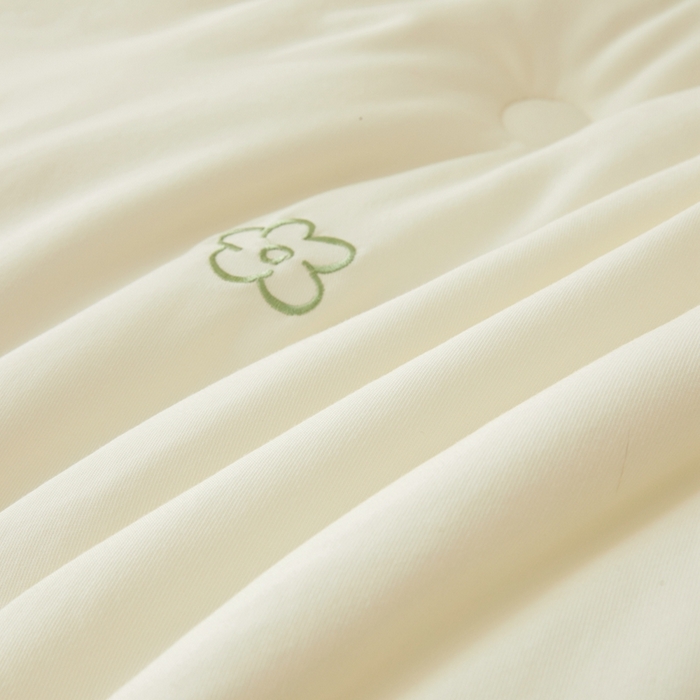 91家纺网 家纺一手货源 找家纺 维洋家纺 2025新款双层纱云感刺绣大豆被被子被芯 奶油绿花朵