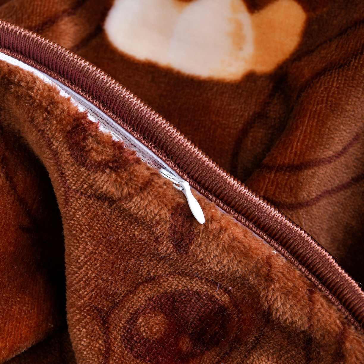 91家纺网 家纺一手货源 找家纺 绒品荟家纺 2025新款8.5斤加厚牛奶绒金貂绒法莱绒四件套三件套冬季法兰绒床裙款高克重 经典拉布布