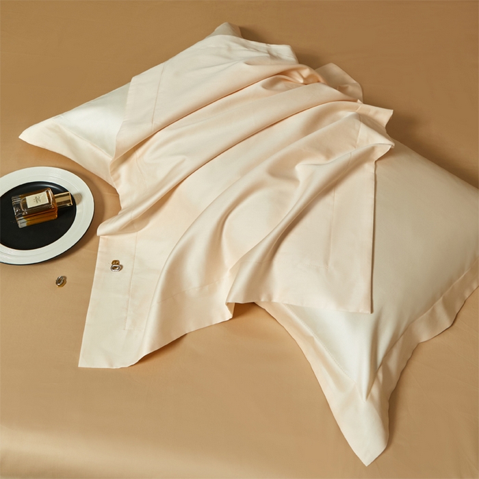 91家纺网 家纺一手货源 找家纺 柔觉家纺 2025新款100支长绒棉A类纯色双拼素色全棉四件套 香草色＆奶酪黄