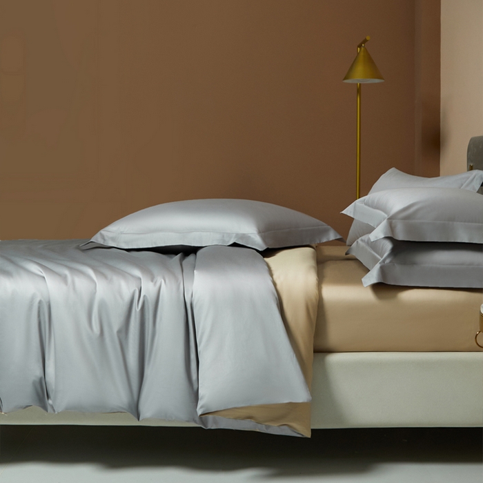 91家纺网 家纺一手货源 找家纺 柔觉家纺 2025新款100支长绒棉A类纯色双拼素色全棉四件套 浅银灰＆香槟金