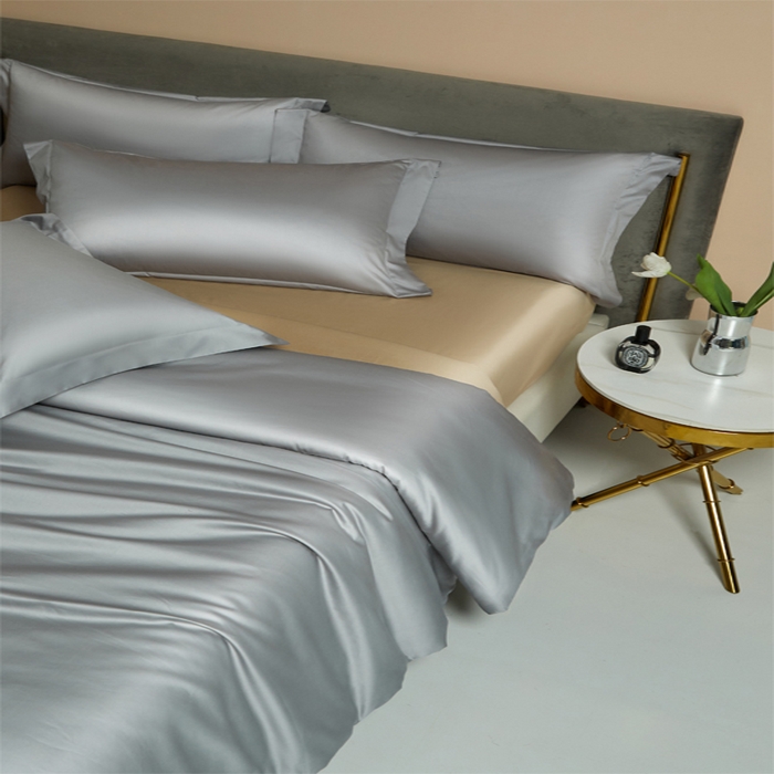 91家纺网 家纺一手货源 找家纺 柔觉家纺 2025新款100支长绒棉A类纯色双拼素色全棉四件套 浅银灰＆香槟金