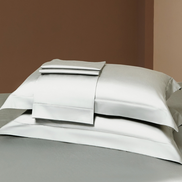 91家纺网 家纺一手货源 找家纺 柔觉家纺 2025新款100支长绒棉A类纯色双拼素色全棉四件套 纯洁白＆富贵灰