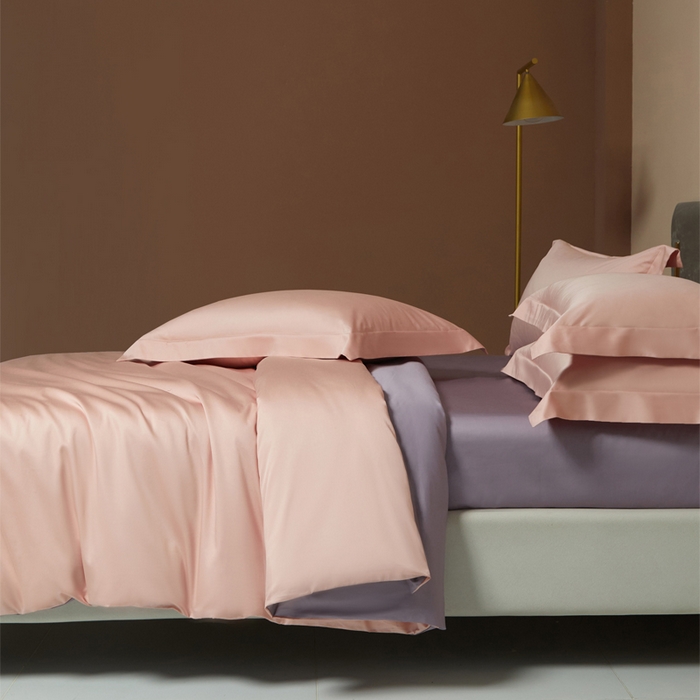 91家纺网 家纺一手货源 找家纺 柔觉家纺 2025新款100支长绒棉A类纯色双拼素色全棉四件套 粉豆沙＆蔷薇紫