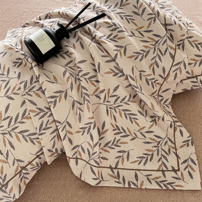 91家纺网 家纺一手货源 找家纺 遇安家纺 2025新款加厚全棉生态磨毛印花四件套 叶影