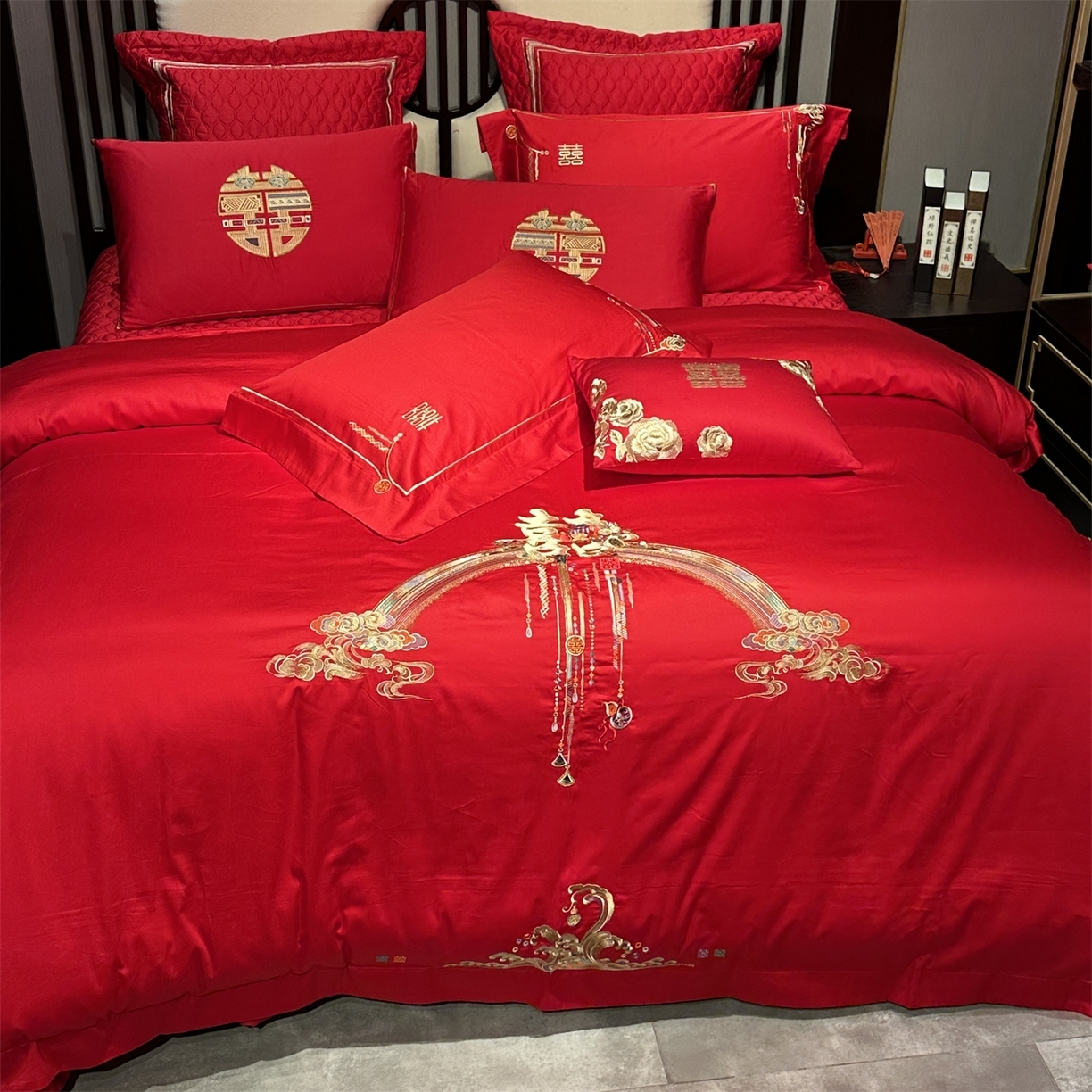 91家纺网 家纺一手货源 找家纺 （总）美娘阁 2025新款长绒棉全棉贡缎提花款新中式古典韵味精美刺绣婚庆四件套-系列二