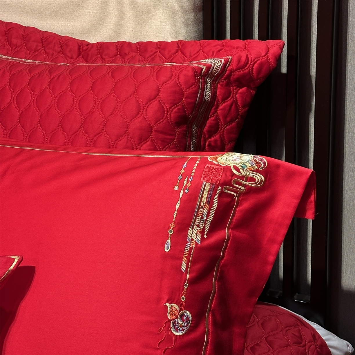 91家纺网 家纺一手货源 找家纺 （总）美娘阁 2025新款长绒棉全棉贡缎提花款新中式古典韵味精美刺绣婚庆四件套-系列二