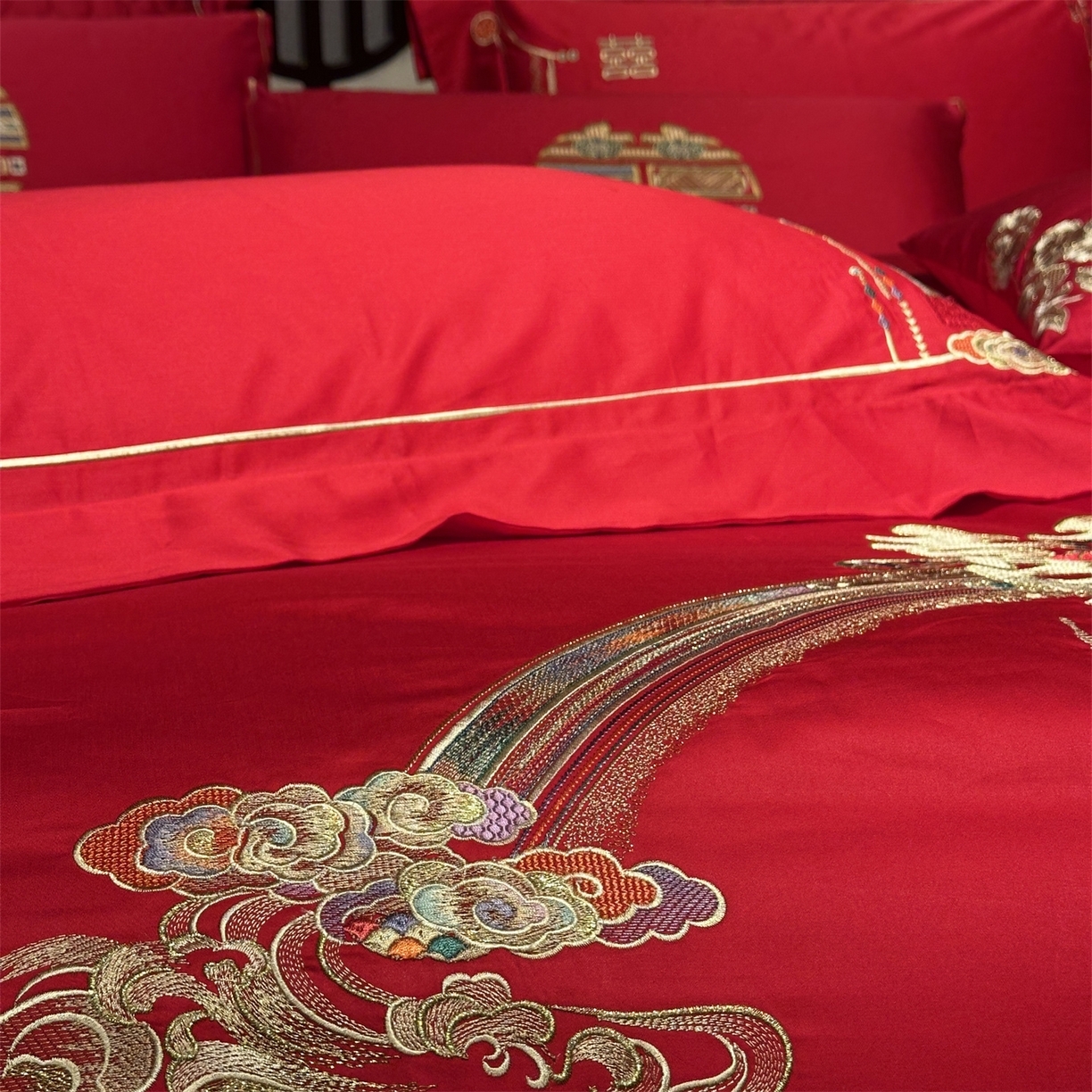 91家纺网 家纺一手货源 找家纺 （总）美娘阁 2025新款长绒棉全棉贡缎提花款新中式古典韵味精美刺绣婚庆四件套-系列二