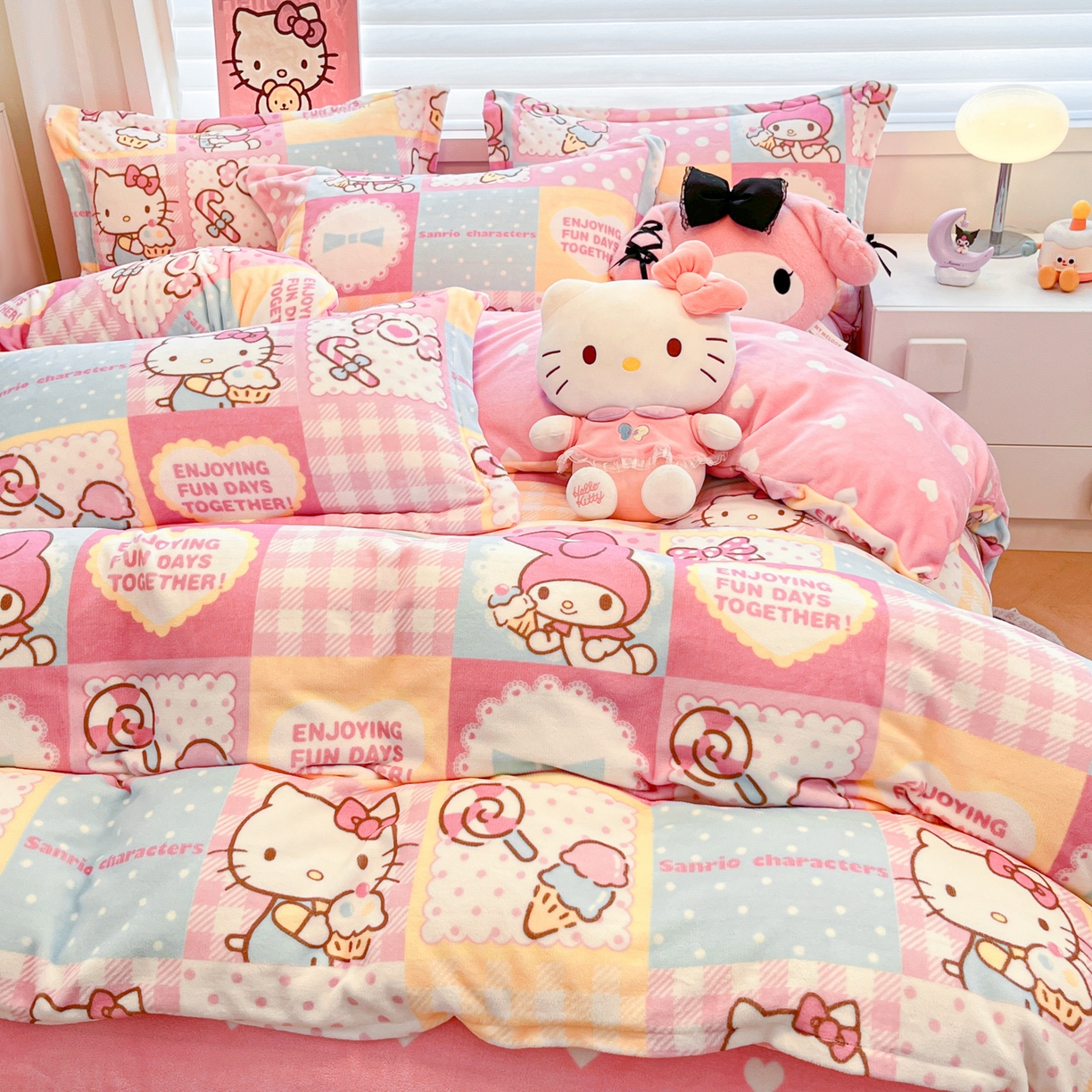 91家纺网 家纺一手货源 找家纺 （总）暮思家居 2025新款三丽鸥正版授权高克重200克加厚保暖卡通牛奶绒四件套