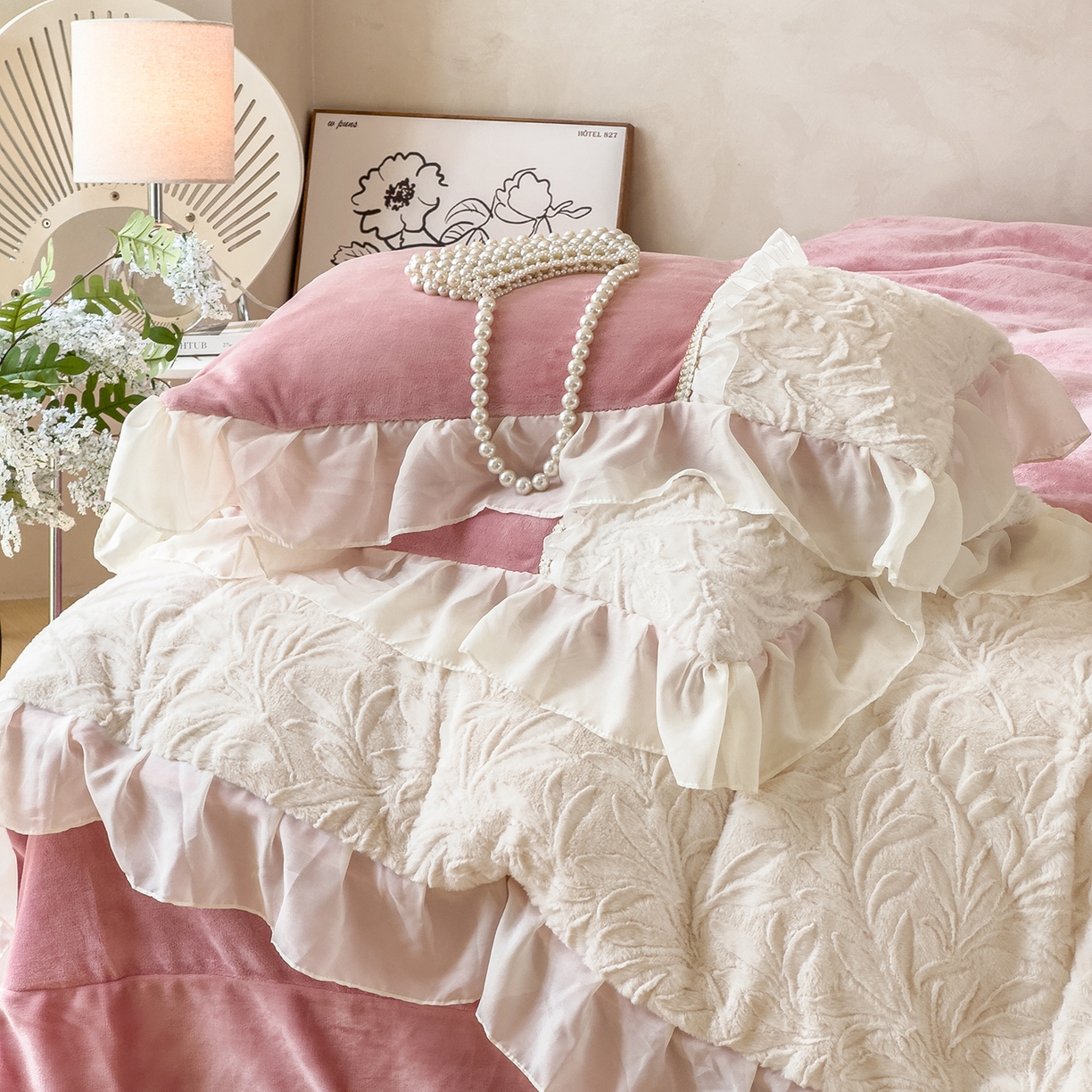 91家纺网 家纺一手货源 找家纺 （总）慕克斯家纺 2025新款9斤韩版兔毛拼接牛奶绒法式雪纺花边四件套 法芙娜系列