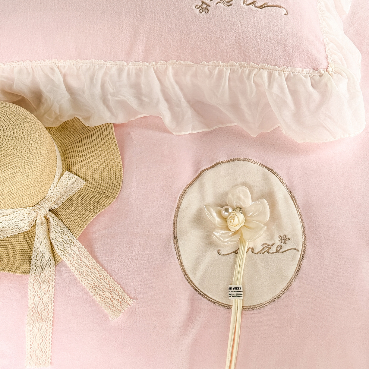 91家纺网 家纺一手货源 找家纺 慕克斯家纺 2025新款牛奶绒韩版贴布绣四件套 遇见系列 遇见-美人玉