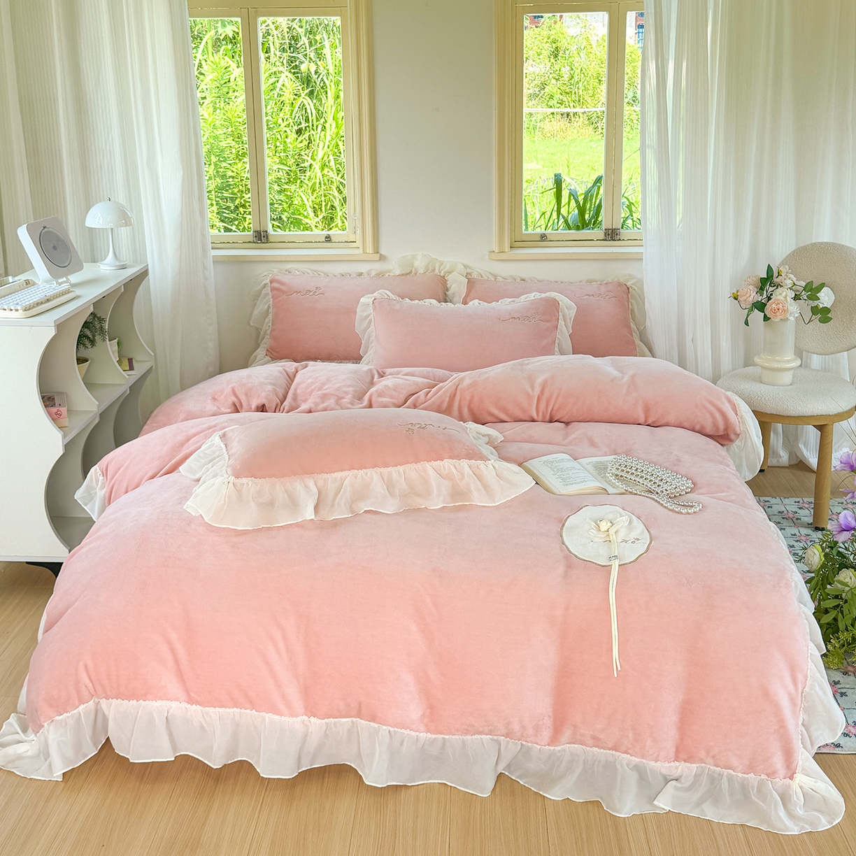 91家纺网 家纺一手货源 找家纺 慕克斯家纺 2025新款牛奶绒韩版贴布绣四件套 遇见系列 遇见-肉粉