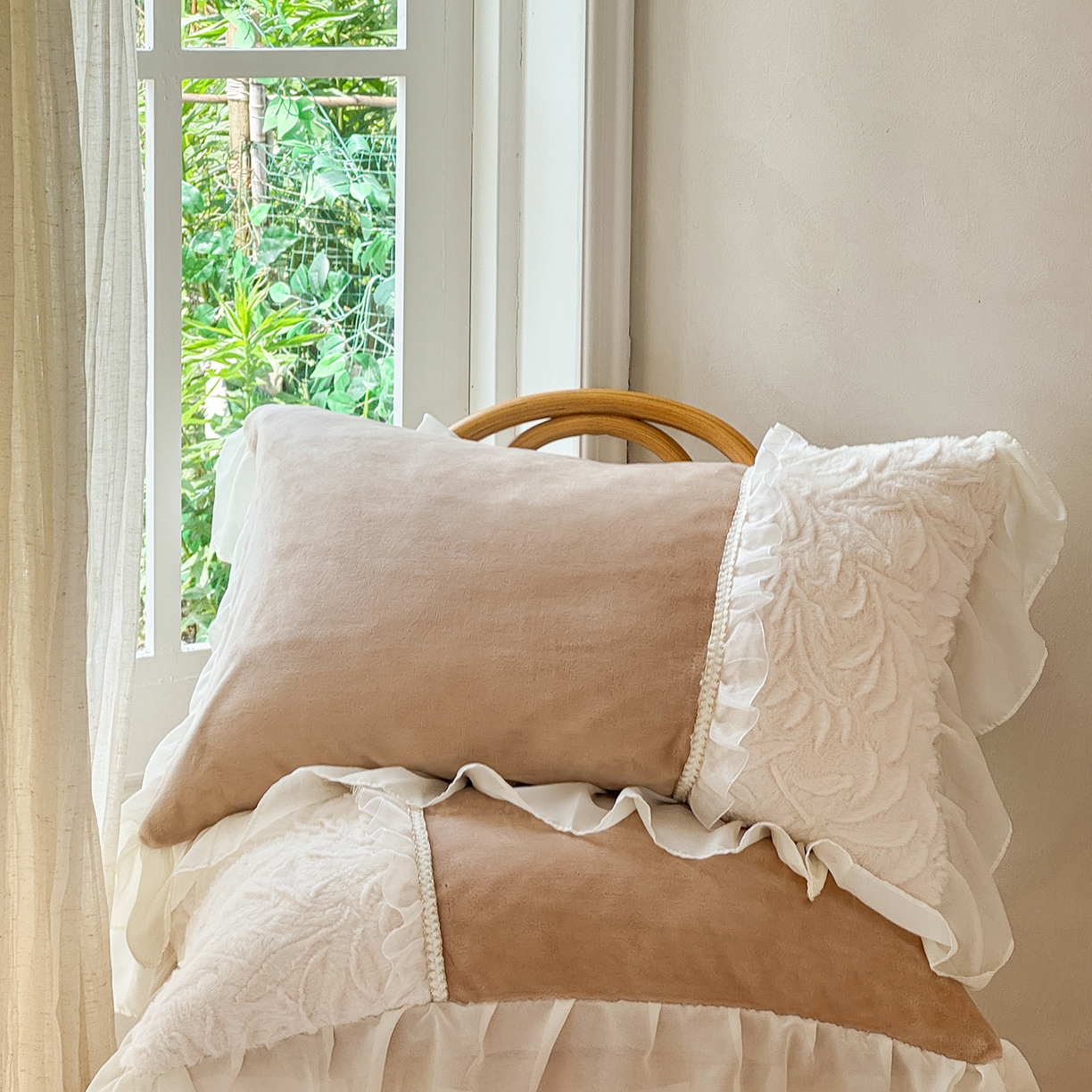 91家纺网 家纺一手货源 找家纺 慕克斯家纺 2025新款9斤韩版兔毛拼接牛奶绒法式雪纺花边四件套 法芙娜系列 法芙娜-卡其