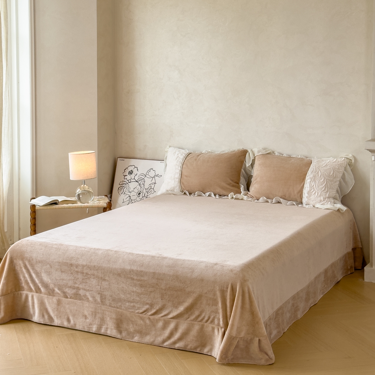 91家纺网 家纺一手货源 找家纺 慕克斯家纺 2025新款9斤韩版兔毛拼接牛奶绒法式雪纺花边四件套 法芙娜系列 法芙娜-卡其