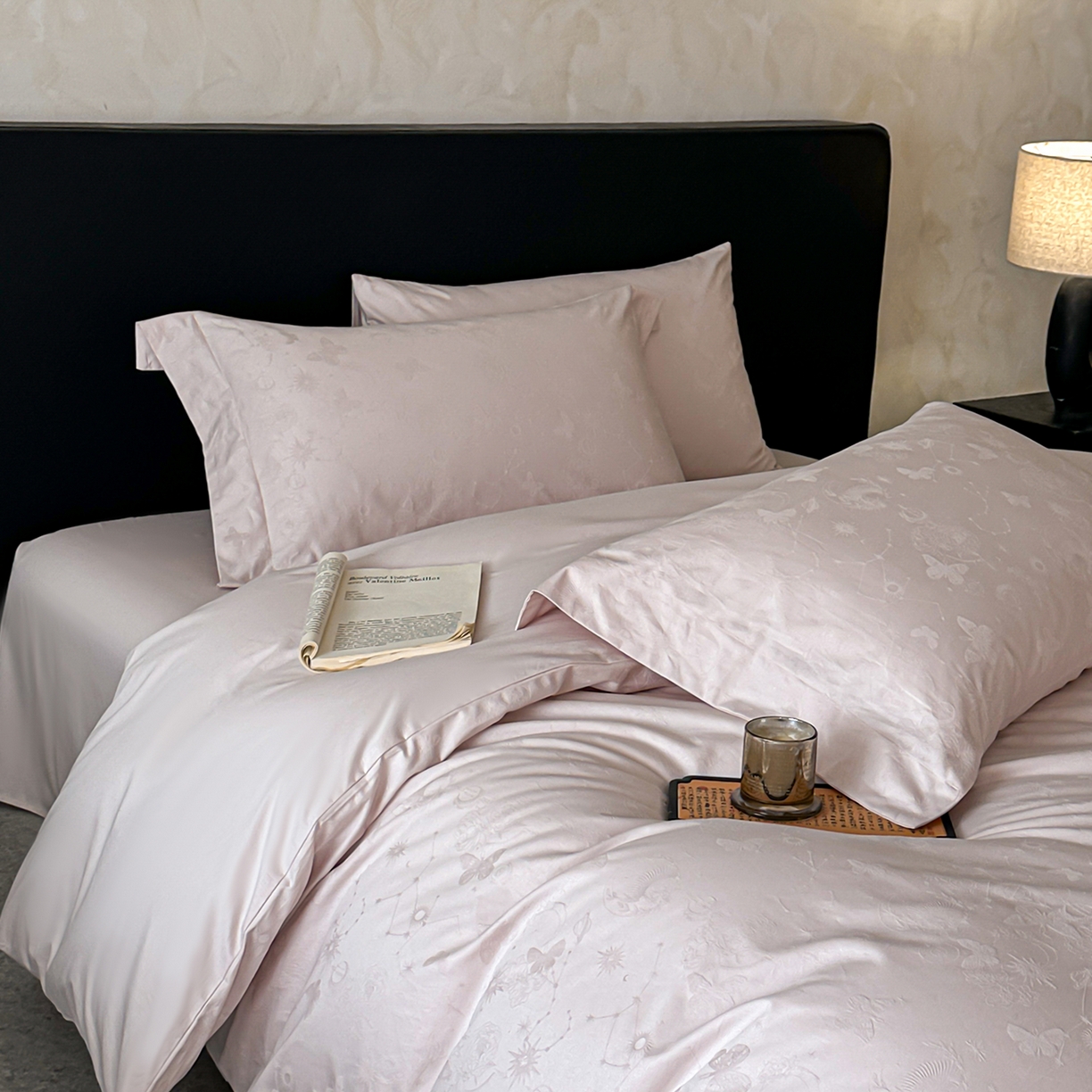 91家纺网 家纺一手货源 找家纺 （总）安莱生活 2025新款60s全棉纯棉简约浮雕四件套