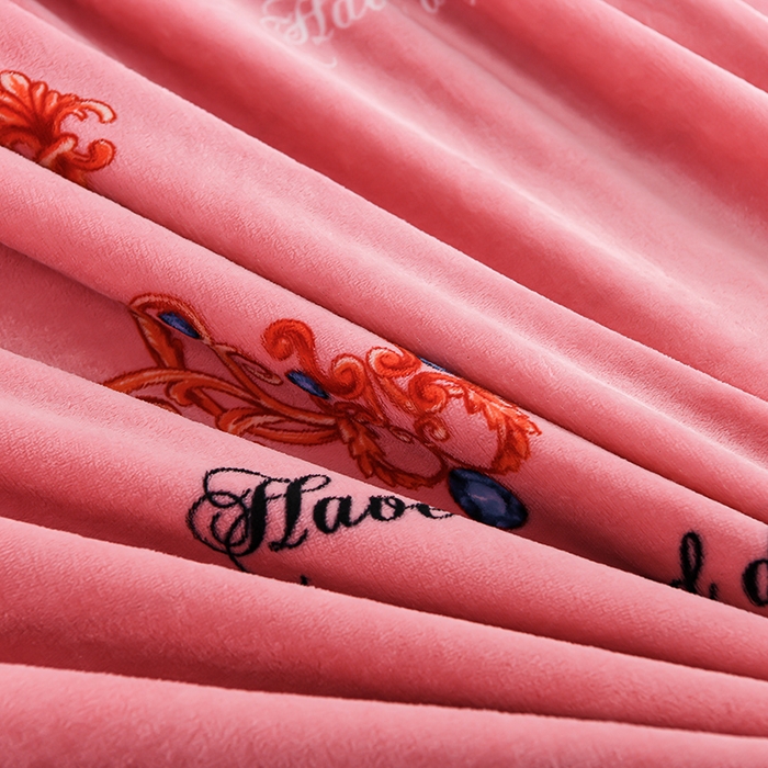 91家纺网 家纺一手货源 找家纺 梦宴 2025新款冬季牛奶绒加厚保暖床裙款法兰绒珊瑚绒四件套床上用品 粉恋