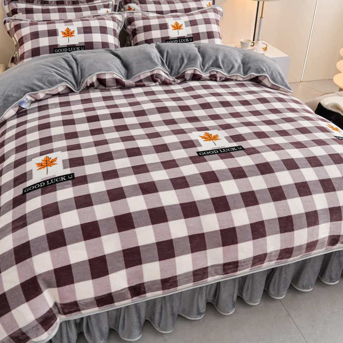 91家纺网 家纺一手货源 找家纺 梦宴 2025新款冬季牛奶绒加厚保暖床裙款法兰绒珊瑚绒四件套床上用品 格调