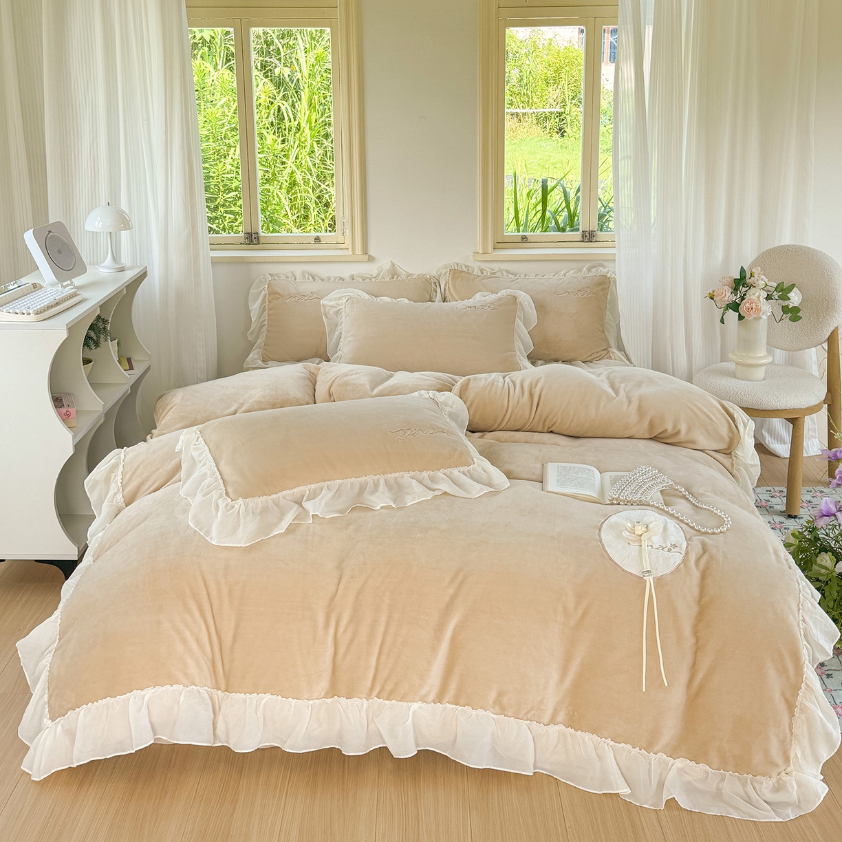 91家纺网 家纺一手货源 找家纺 慕克斯家纺 2025新款牛奶绒韩版贴布绣四件套 遇见系列 遇见-驼