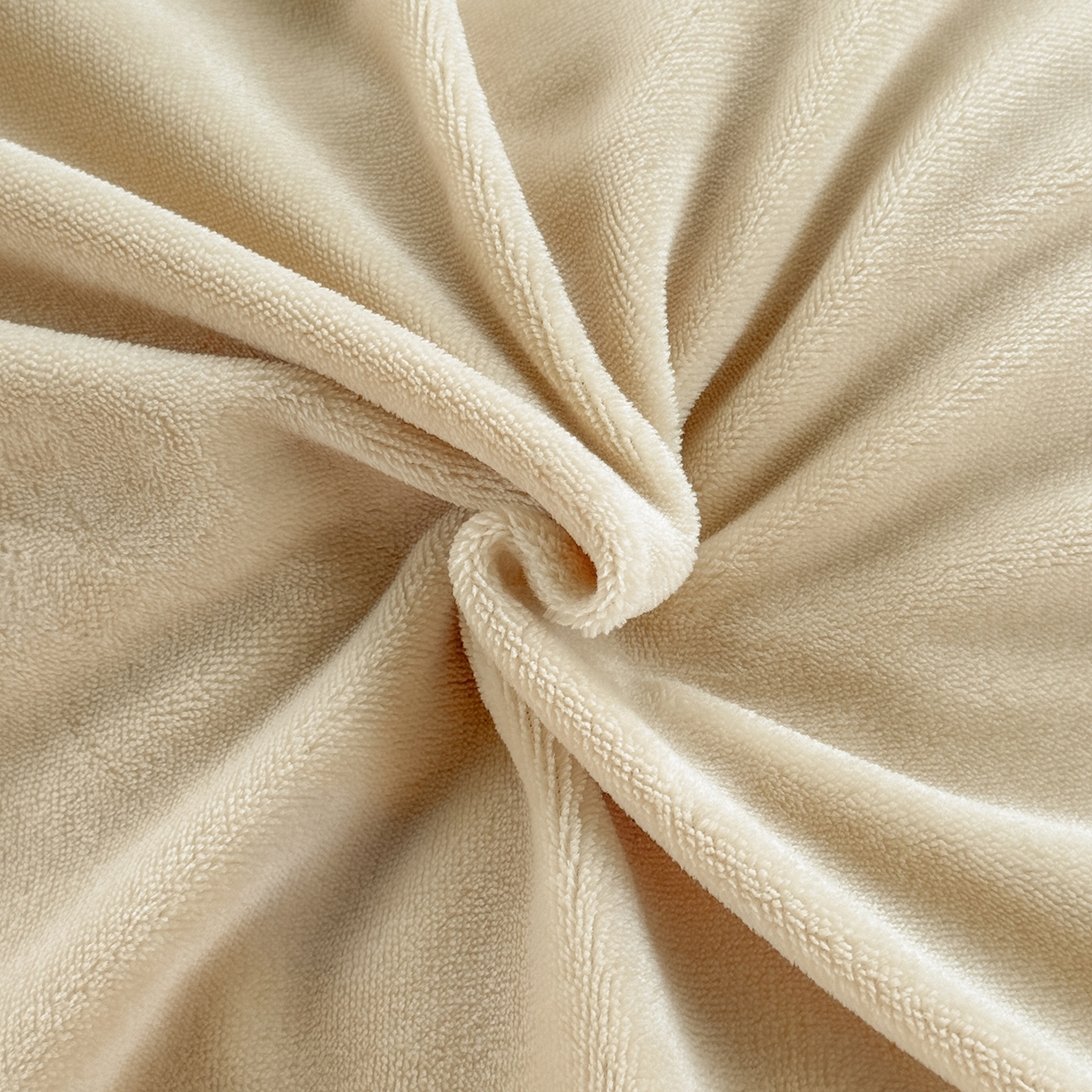 91家纺网 家纺一手货源 找家纺 慕克斯家纺 2025新款牛奶绒韩版贴布绣四件套 遇见系列 遇见-驼