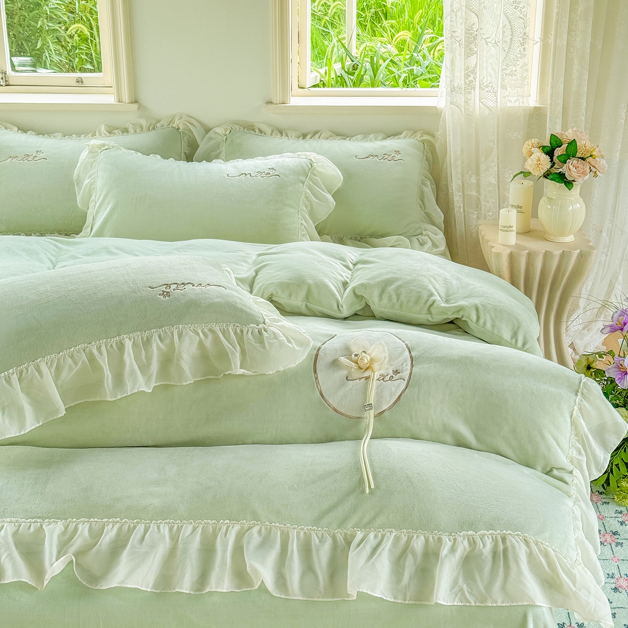 91家纺网 家纺一手货源 找家纺 慕克斯家纺 2025新款牛奶绒韩版贴布绣四件套 遇见系列 遇见-韵绿