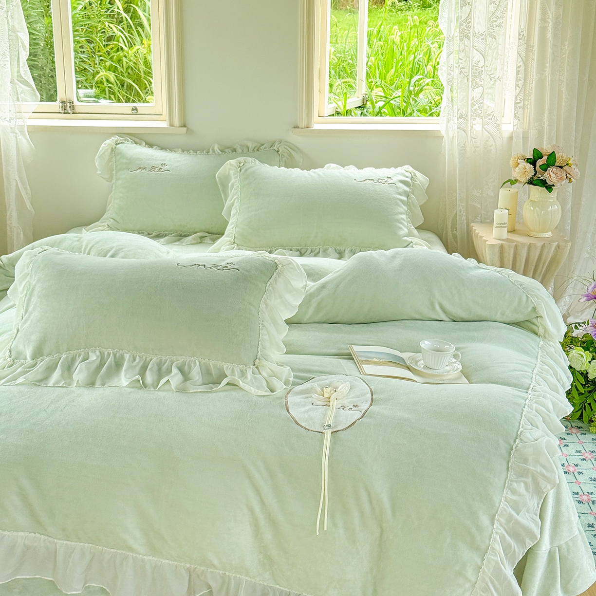 91家纺网 家纺一手货源 找家纺 慕克斯家纺 2025新款牛奶绒韩版贴布绣四件套 遇见系列 遇见-韵绿