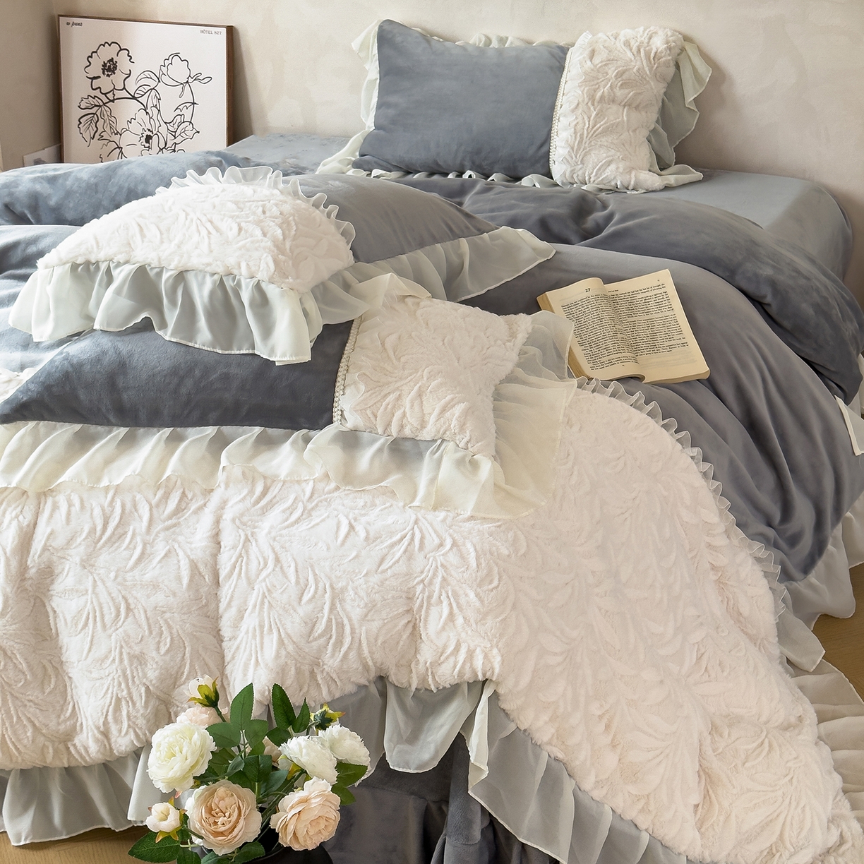 91家纺网 家纺一手货源 找家纺 慕克斯家纺 2025新款9斤韩版兔毛拼接牛奶绒法式雪纺花边四件套 法芙娜系列 法芙娜-绅士灰