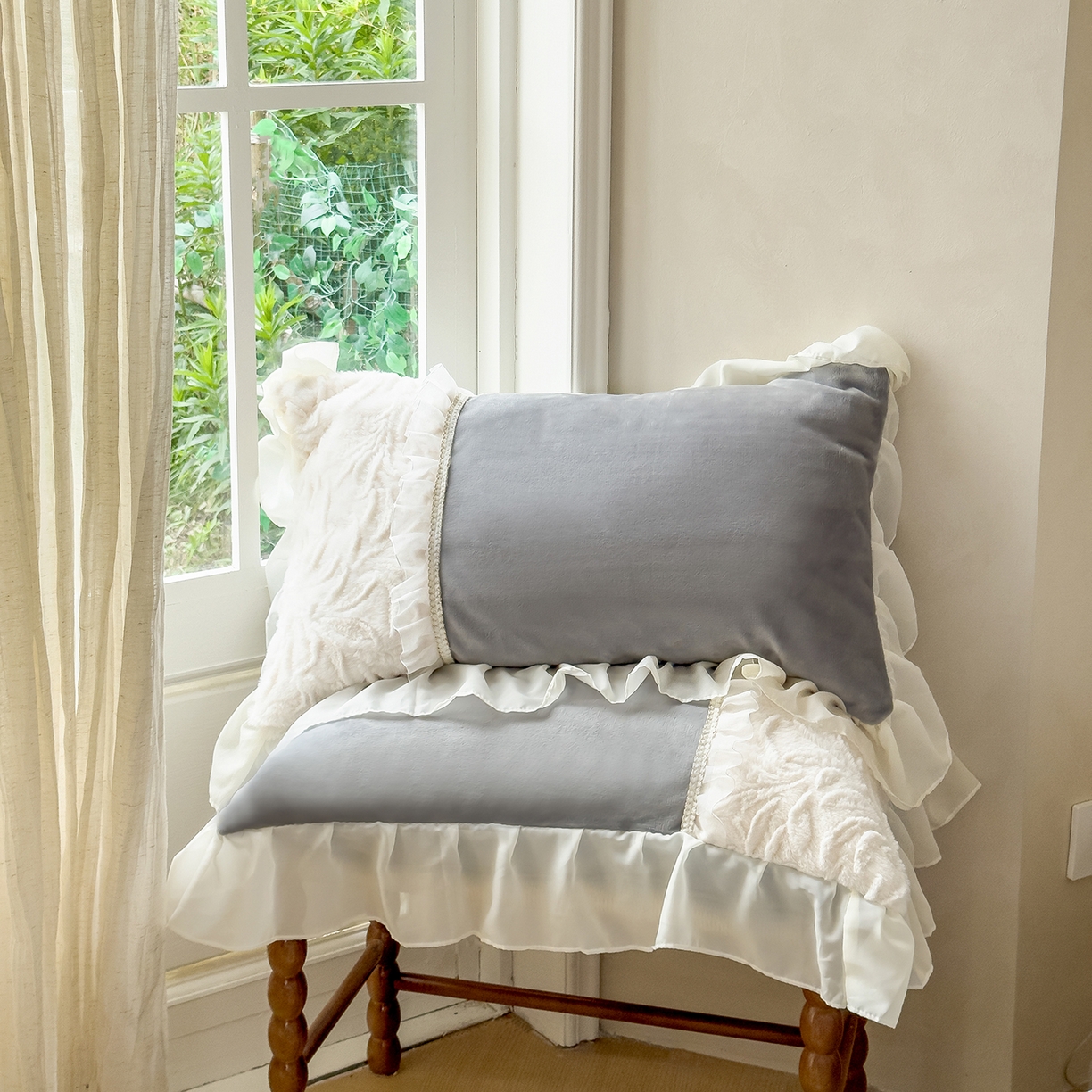 91家纺网 家纺一手货源 找家纺 慕克斯家纺 2025新款9斤韩版兔毛拼接牛奶绒法式雪纺花边四件套 法芙娜系列 法芙娜-绅士灰