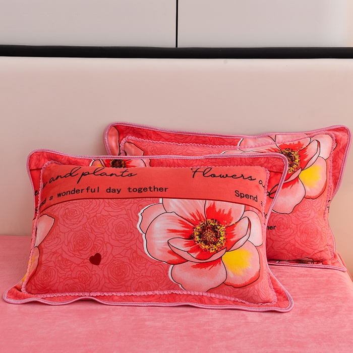 91家纺网 家纺一手货源 找家纺 梦宴 2025新款冬季牛奶绒加厚保暖床裙款法兰绒珊瑚绒四件套床上用品 红粉佳人