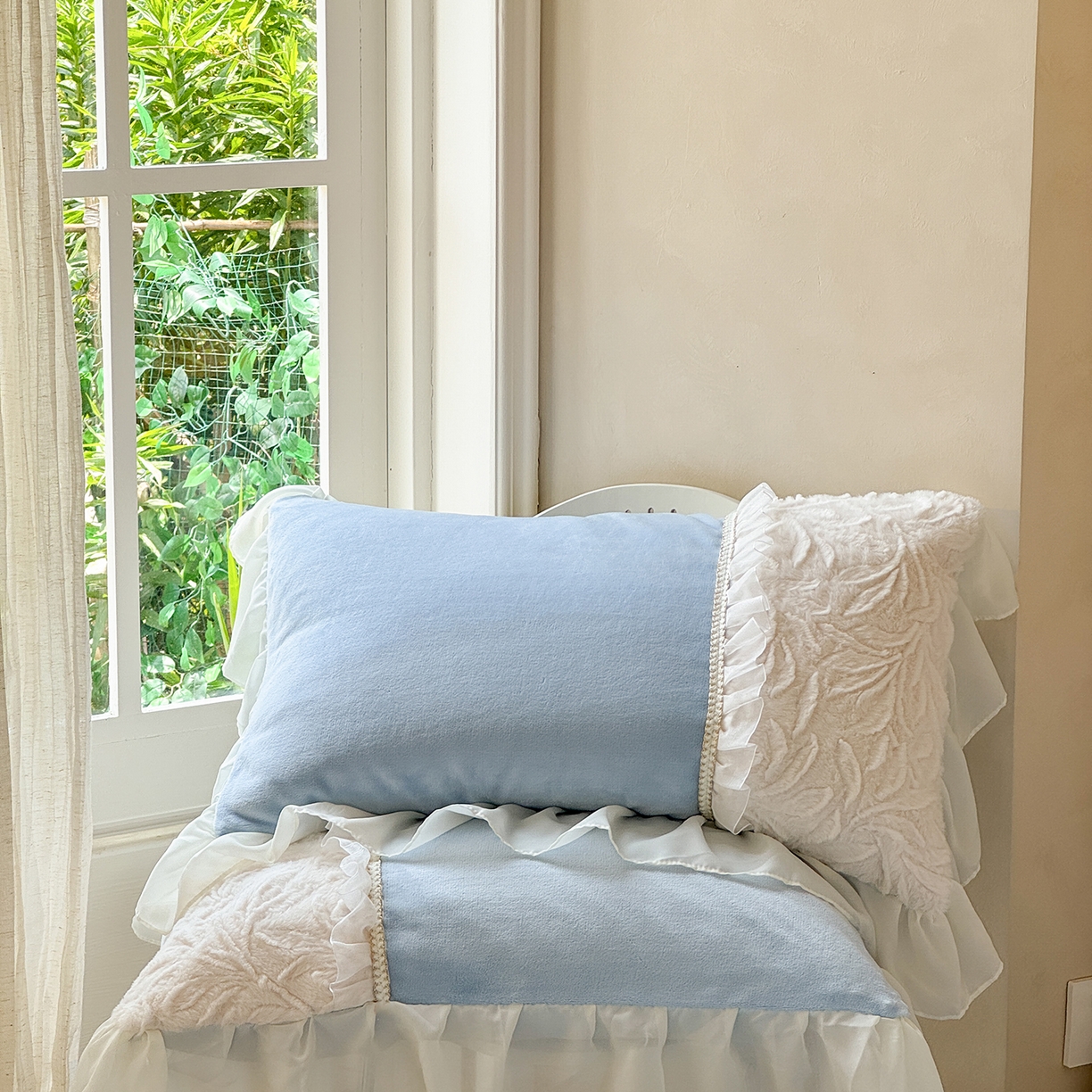 91家纺网 家纺一手货源 找家纺 慕克斯家纺 2025新款9斤韩版兔毛拼接牛奶绒法式雪纺花边四件套 法芙娜系列 法芙娜-天空蓝