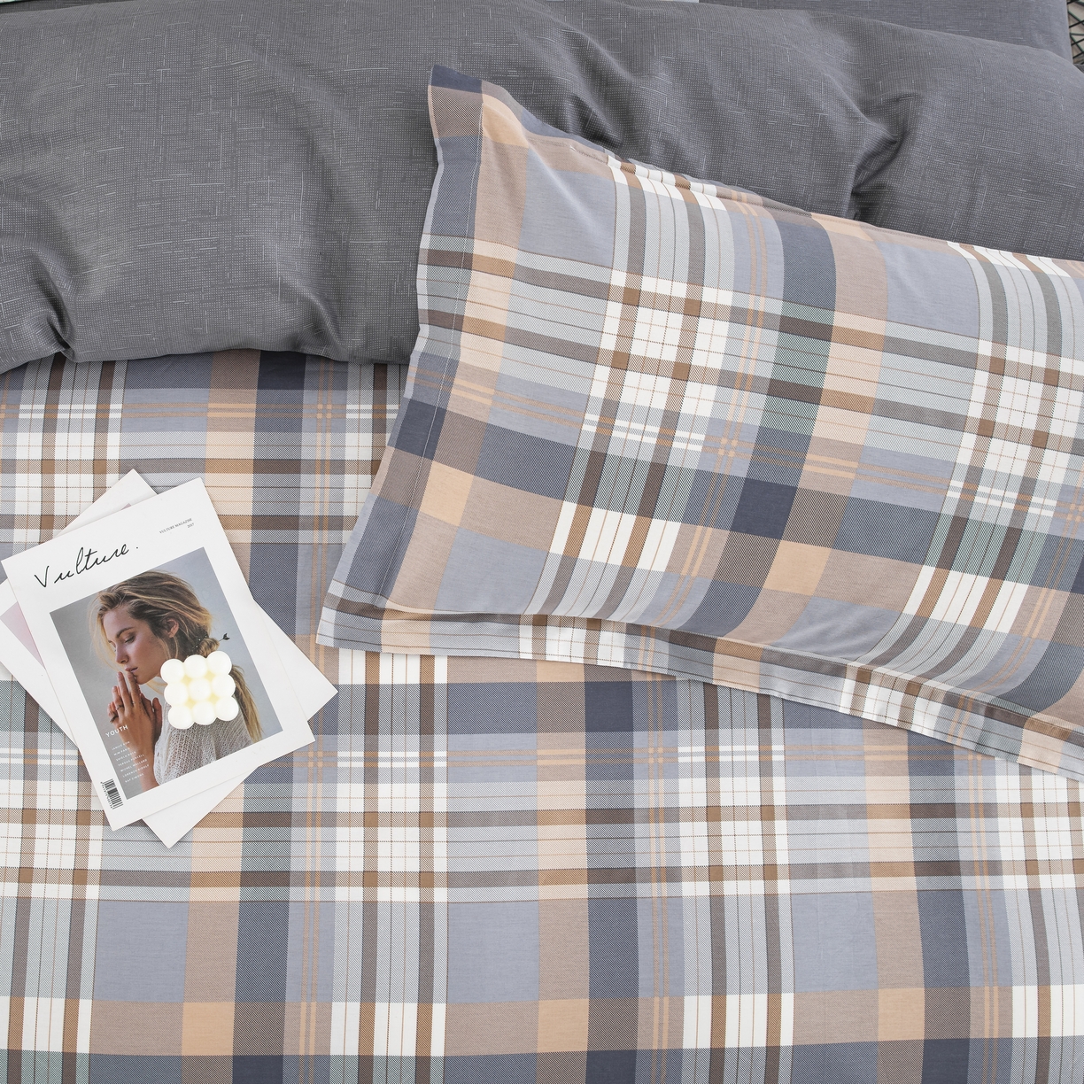 91家纺网 家纺一手货源 找家纺 鲁爱家纺供货 全棉斜纹印花四件套 巴黎之约