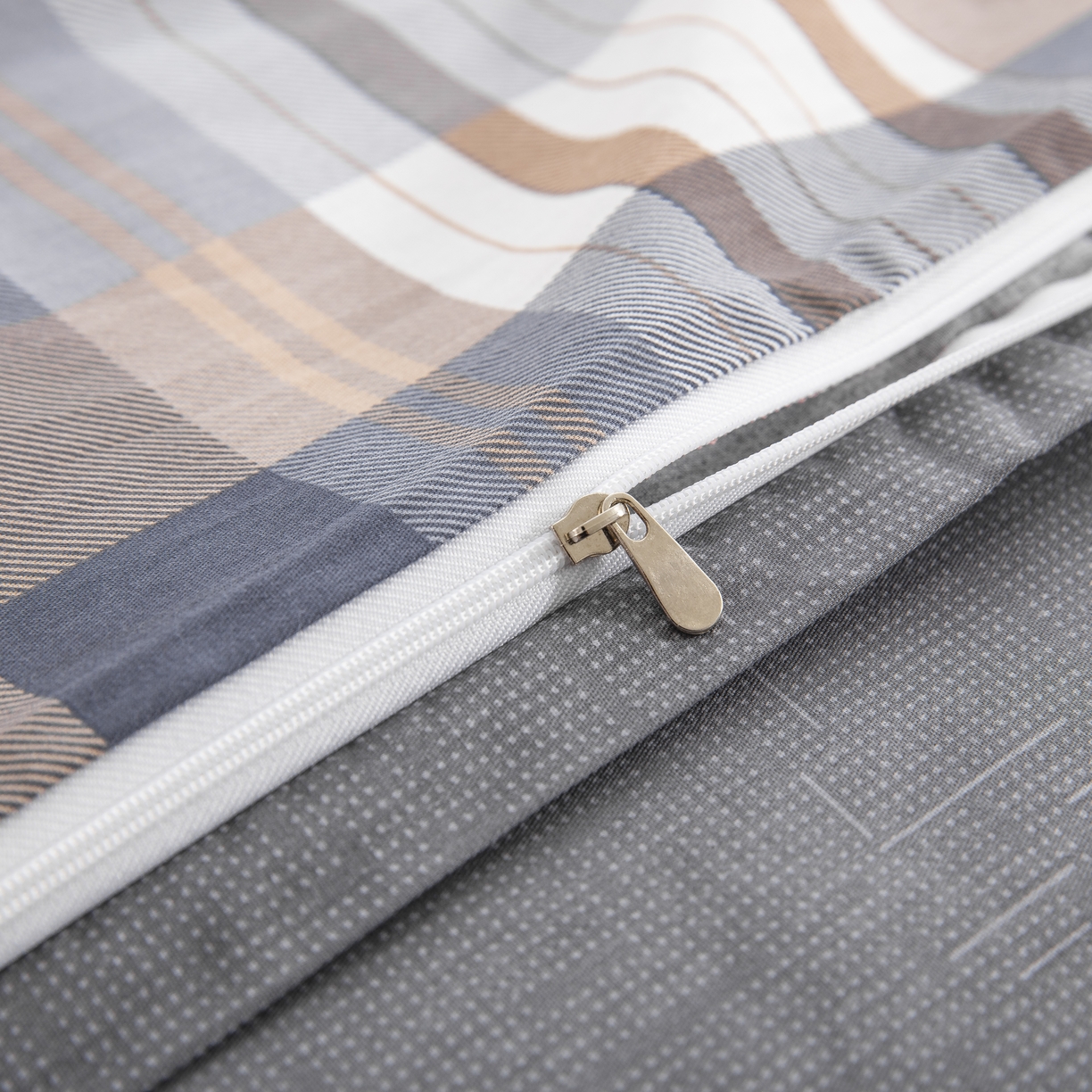 91家纺网 家纺一手货源 找家纺 鲁爱家纺供货 全棉斜纹印花四件套 巴黎之约