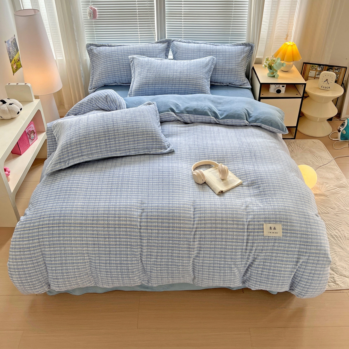 91家纺网 家纺一手货源 找家纺 简一 2025新款牛奶绒无印风ins风方格系列-单被套 小香风荆棘-浅蓝 