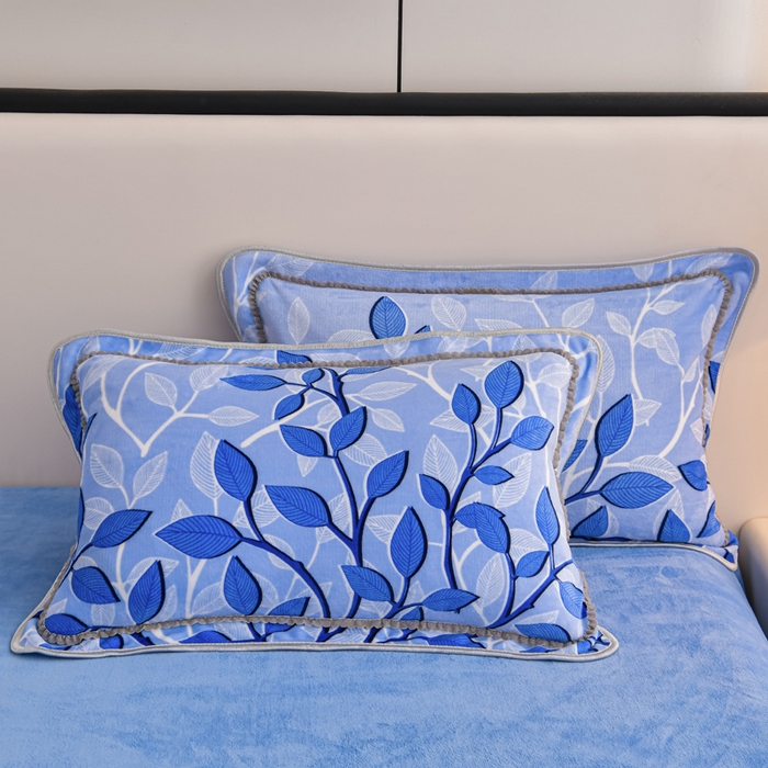 91家纺网 家纺一手货源 找家纺 梦宴 2025新款冬季牛奶绒加厚保暖床裙款法兰绒珊瑚绒四件套床上用品 花枝如梦