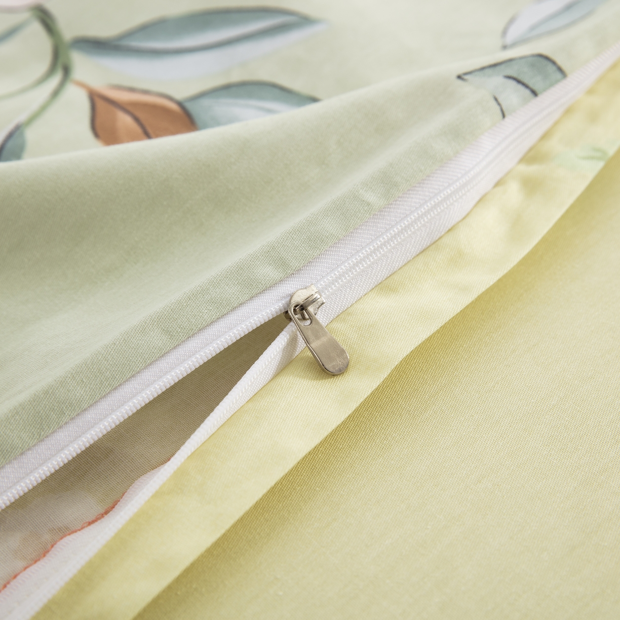 91家纺网 家纺一手货源 找家纺 鲁爱家纺供货 全棉斜纹印花四件套 花梦初醒