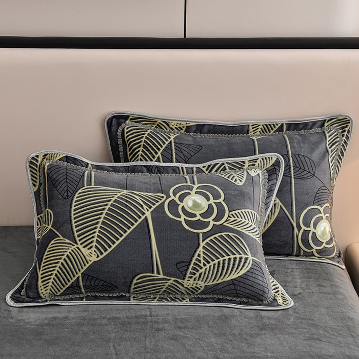 91家纺网 家纺一手货源 找家纺 梦宴 2025新款冬季牛奶绒加厚保暖床裙款法兰绒珊瑚绒四件套床上用品 金枝玉叶