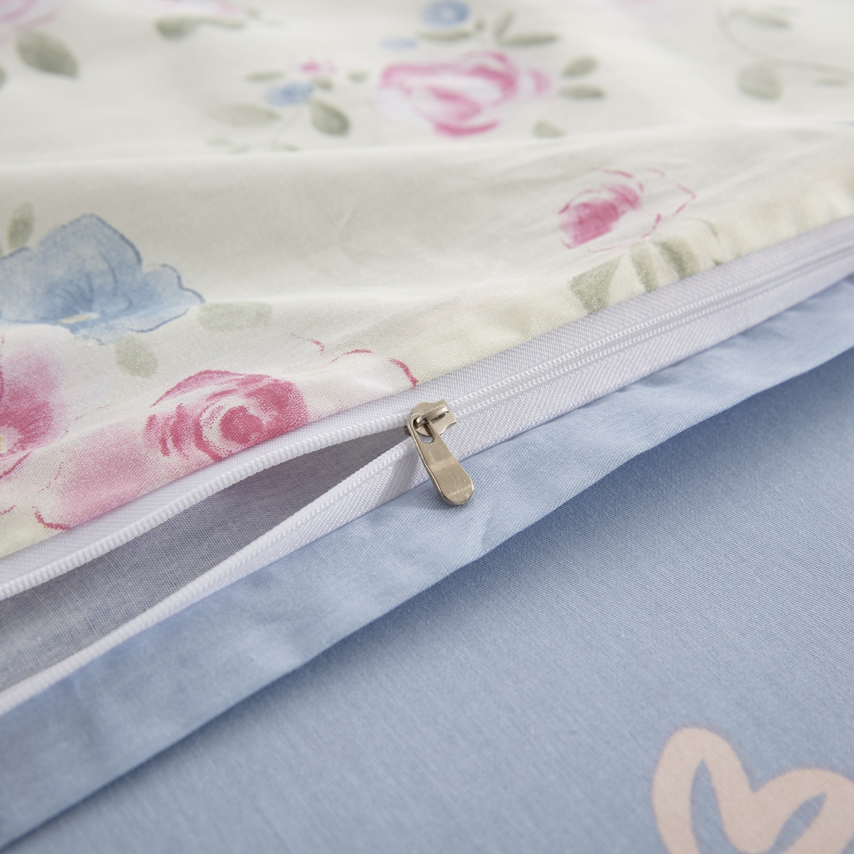 91家纺网 家纺一手货源 找家纺 鲁爱家纺供货 全棉斜纹印花四件套 假日奇遇