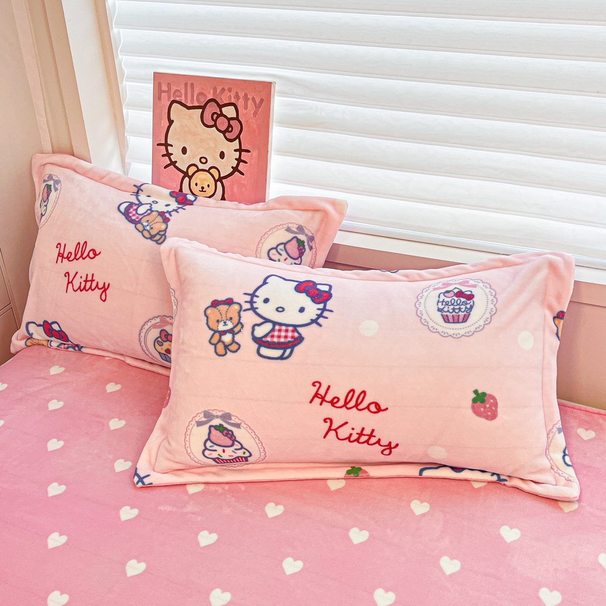 91家纺网 家纺一手货源 找家纺 暮思家居 2025新款三丽鸥正版授权高克重200克加厚保暖卡通牛奶绒四件套 牛奶绒-KT和熊