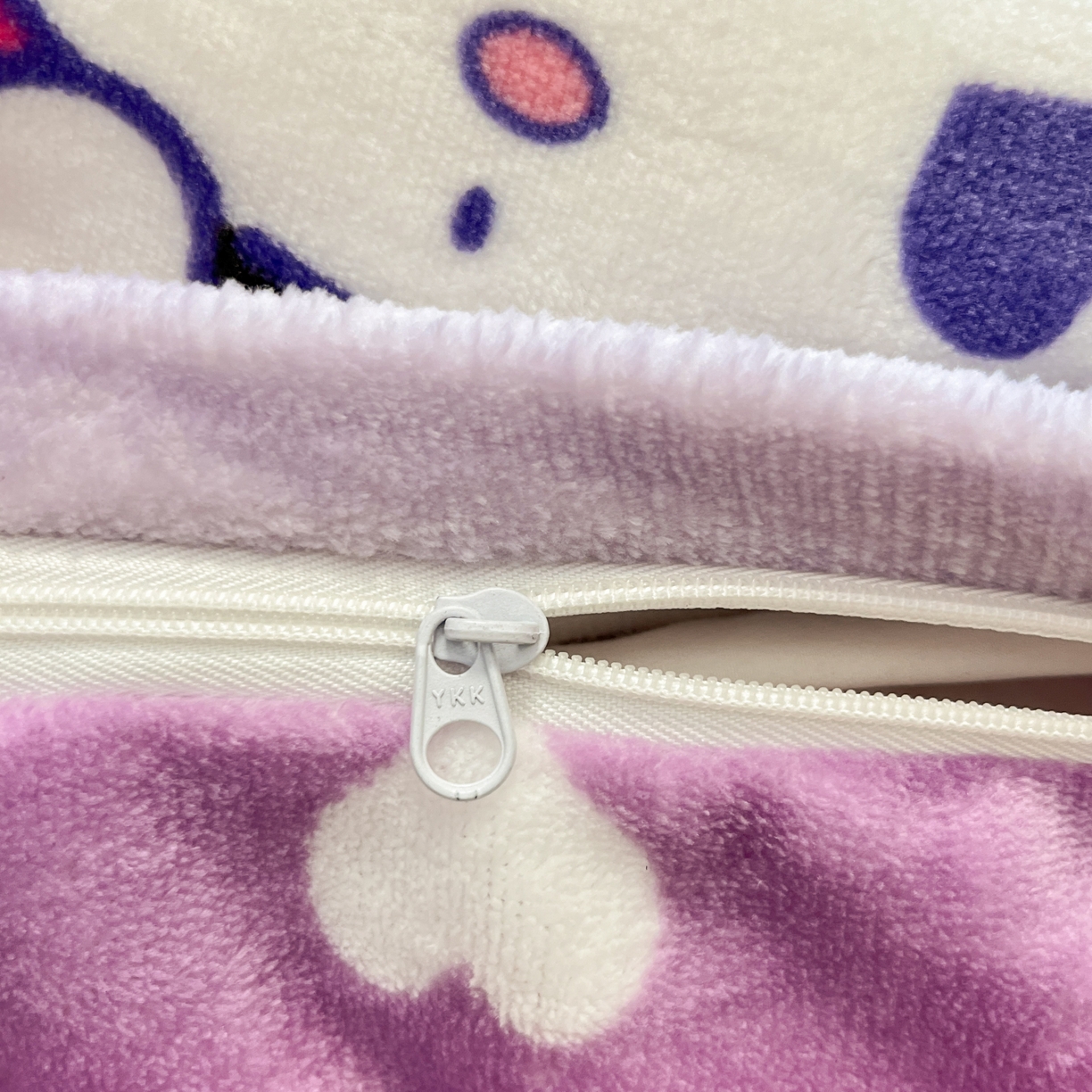 91家纺网 家纺一手货源 找家纺 暮思家居 2025新款三丽鸥正版授权高克重200克加厚保暖卡通牛奶绒四件套 牛奶绒-巴库库洛米