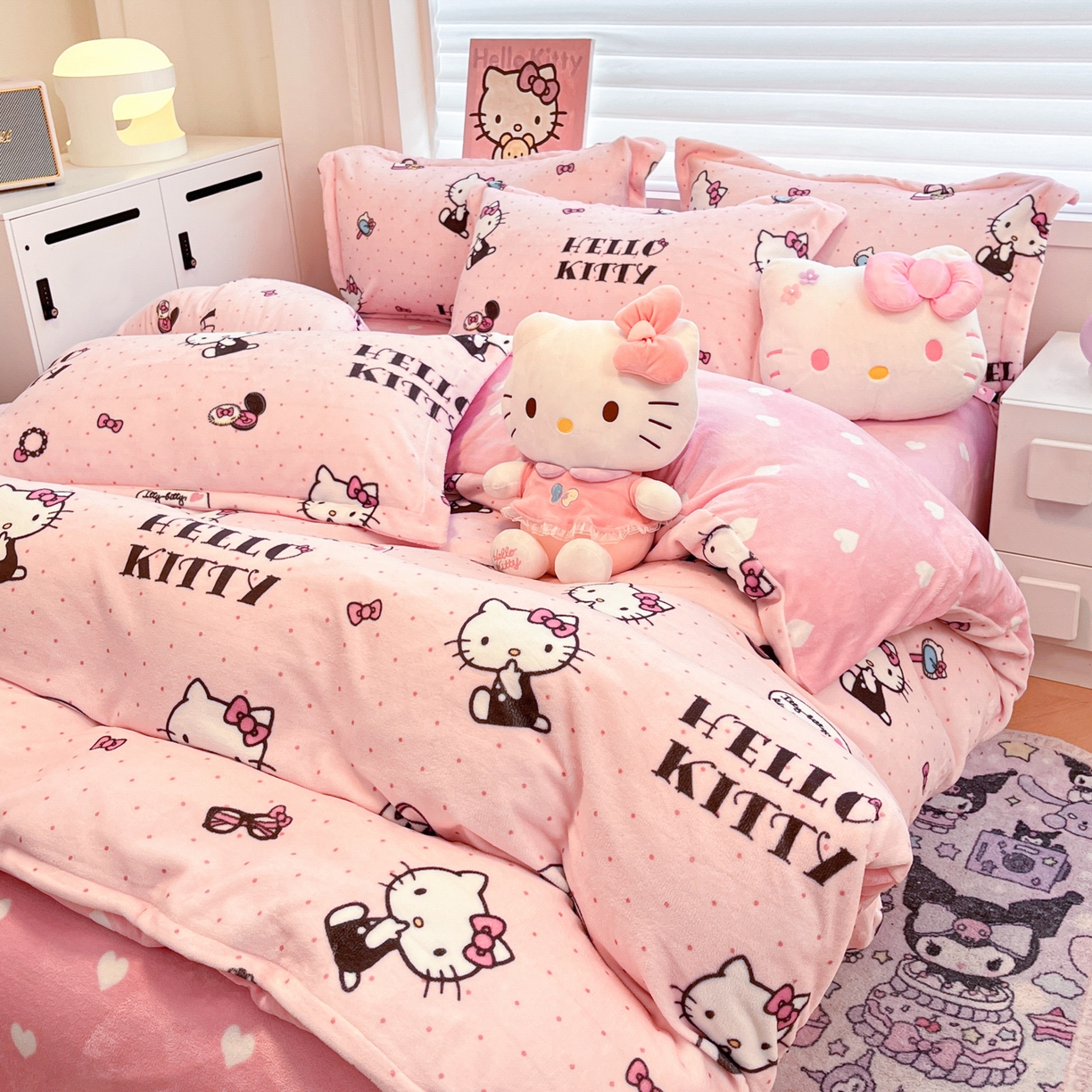 91家纺网 家纺一手货源 找家纺 暮思家居 2025新款三丽鸥正版授权高克重200克加厚保暖卡通牛奶绒四件套 牛奶绒-波点凯蒂