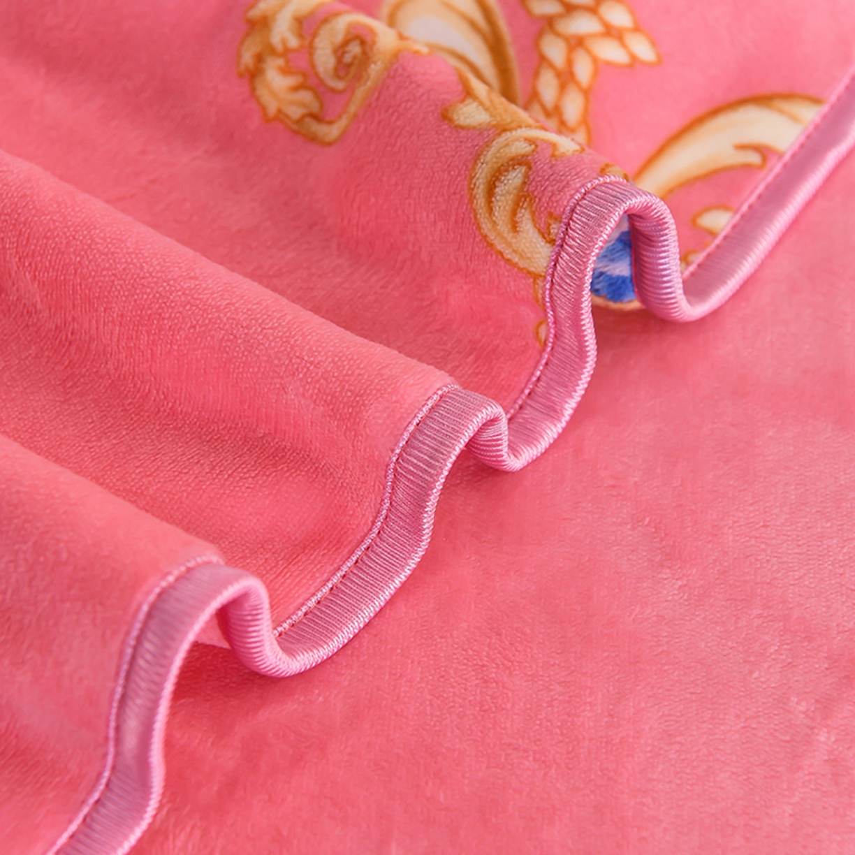 91家纺网 家纺一手货源 找家纺 梦宴 2025新款冬季牛奶绒加厚保暖床裙款法兰绒珊瑚绒四件套床上用品 梦恋