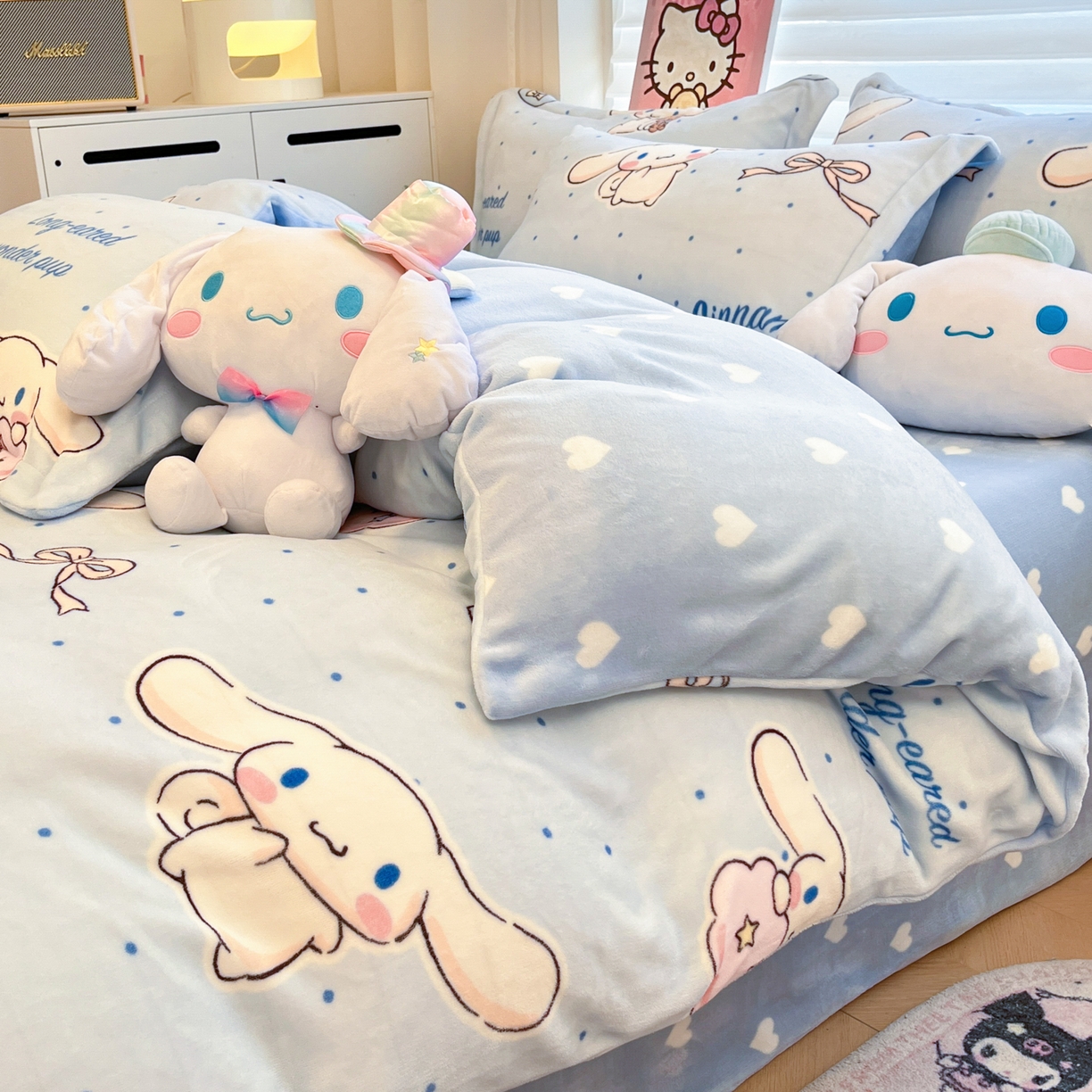 91家纺网 家纺一手货源 找家纺 暮思家居 2025新款三丽鸥正版授权高克重200克加厚保暖卡通牛奶绒四件套 牛奶绒-点点玉桂狗