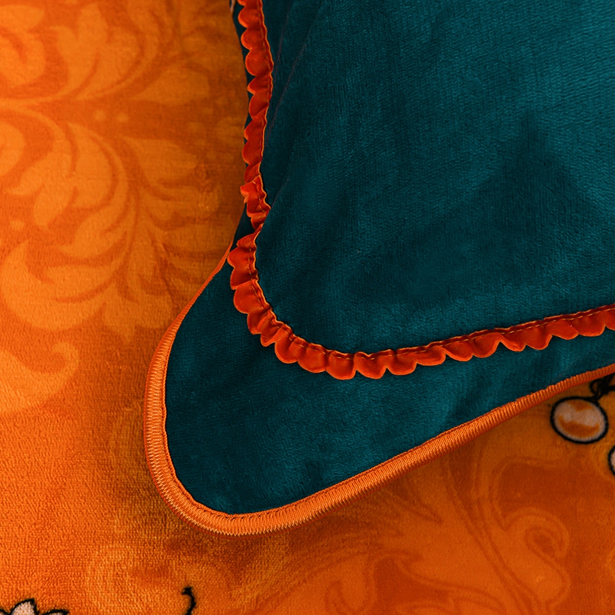 91家纺网 家纺一手货源 找家纺 梦宴 2025新款冬季牛奶绒加厚保暖床裙款法兰绒珊瑚绒四件套床上用品 魅力人生