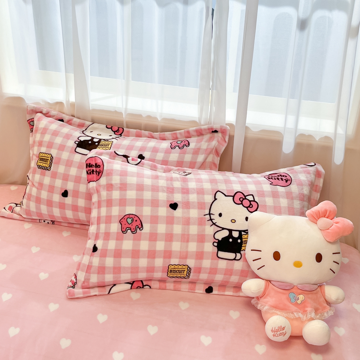 91家纺网 家纺一手货源 找家纺 暮思家居 2025新款三丽鸥正版授权高克重200克加厚保暖卡通牛奶绒四件套 牛奶绒-粉格kt