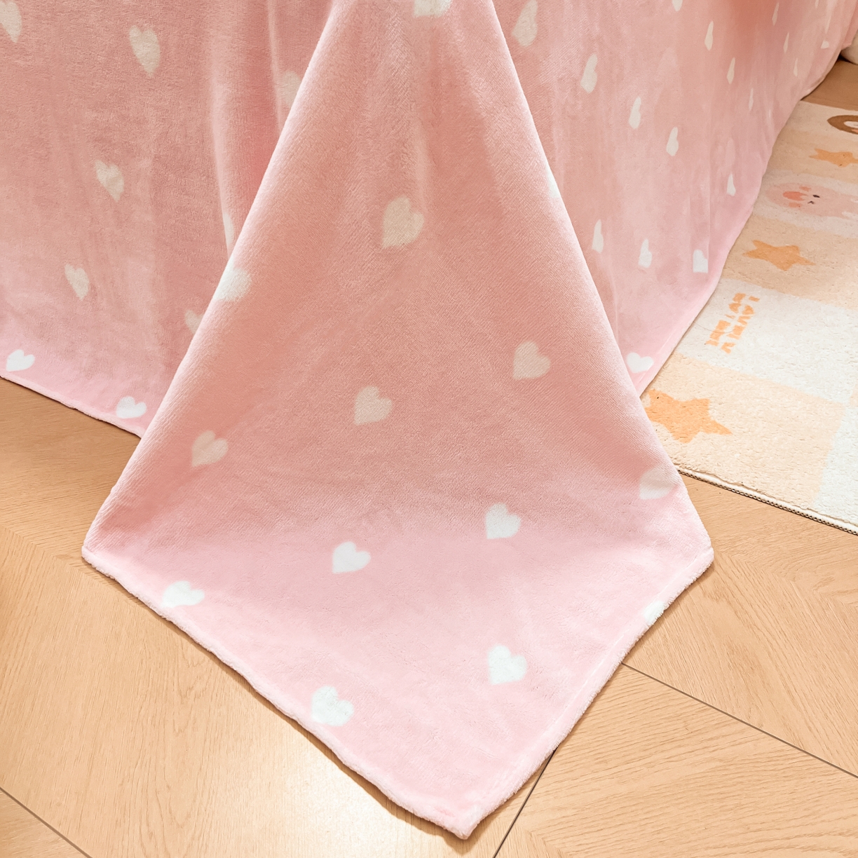 91家纺网 家纺一手货源 找家纺 暮思家居 2025新款三丽鸥正版授权高克重200克加厚保暖卡通牛奶绒四件套 牛奶绒-粉格kt