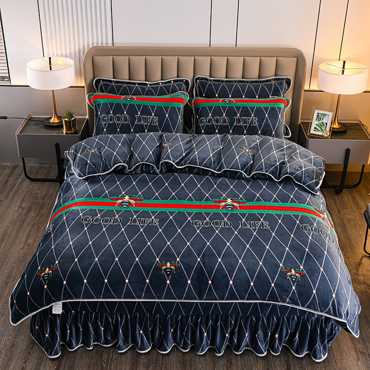 91家纺网 家纺一手货源 找家纺 梦宴 2025新款冬季牛奶绒加厚保暖床裙款法兰绒珊瑚绒四件套床上用品 蜜巢